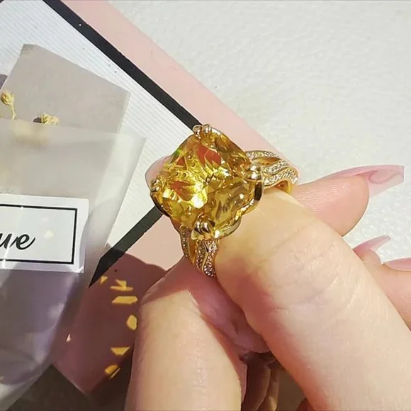 NEW HALO ENGAGEMENT S925 STERLING SILVER DIAMOND RING, CUTE RING, SHINY RING. - Picture 4 of 8